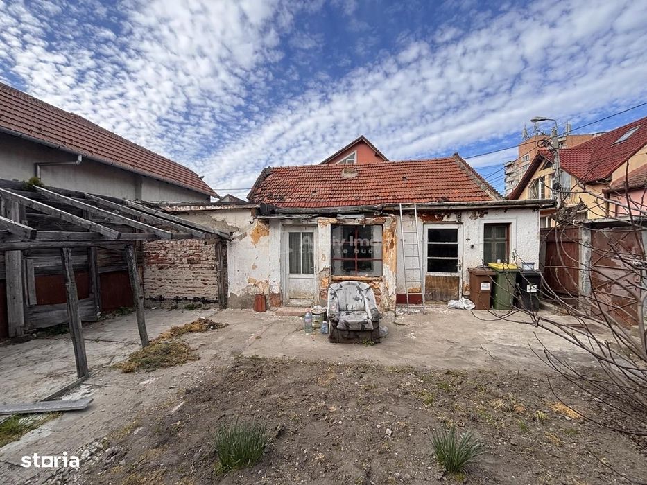 Casa cu dublu front in Cantemir – oportunitate excelenta pentru renova