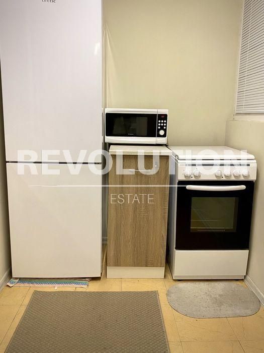 Дава се под наем Двустаен апартамент в Варна, Център - 55 кв.м за 475 € - Снимка #1