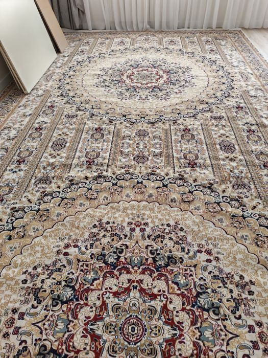 Продам ковёр 700*350