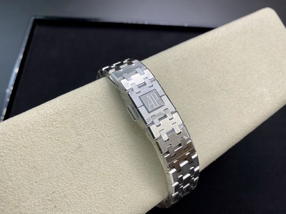 Audemars Piguet Royal Oak Automatic – Silver Dial-Full Box