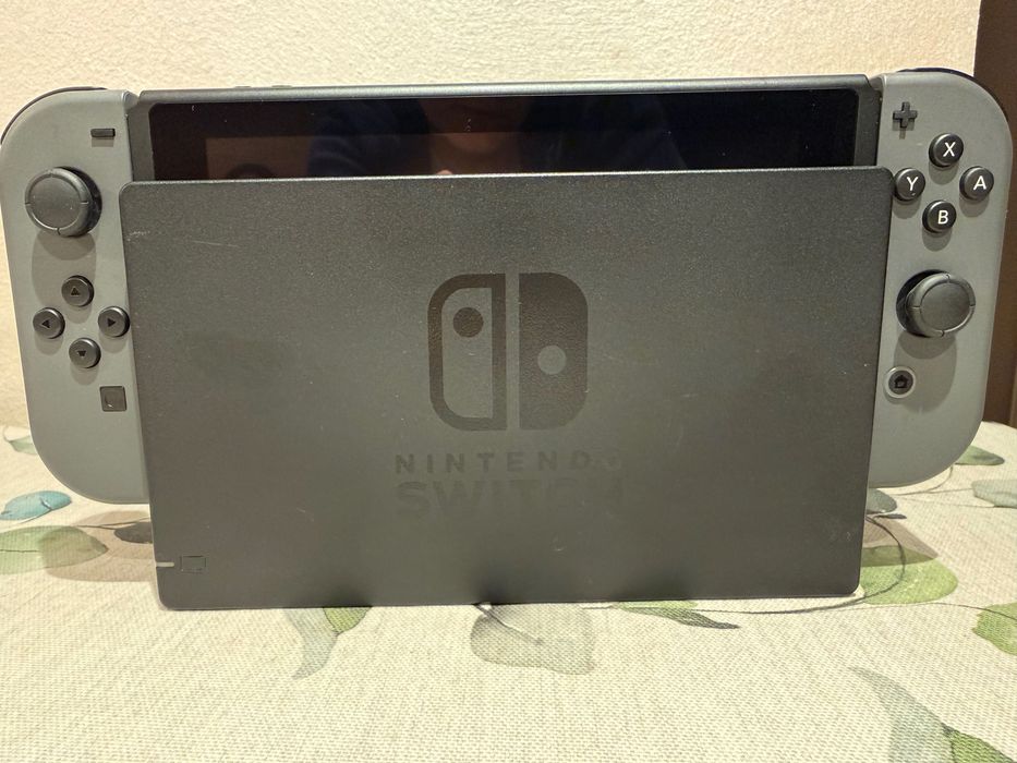 Vând Nintendo Switch – stare excelentă