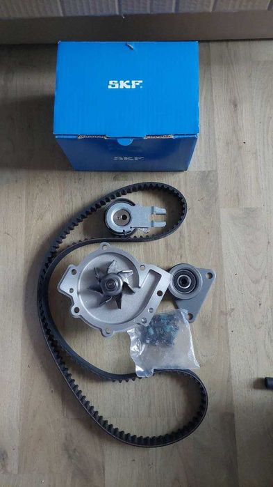 Комплект ангренажен ремък с водна помпа SKF VKMC 06038 брой зъби: 142