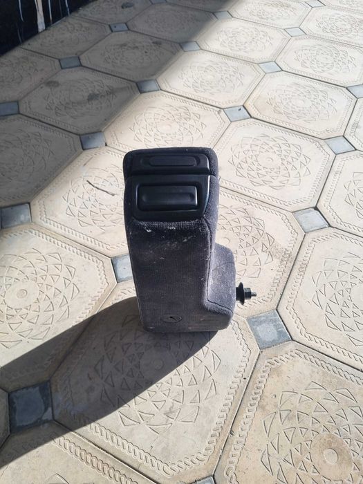 Стойка на АУДИ А6 С4