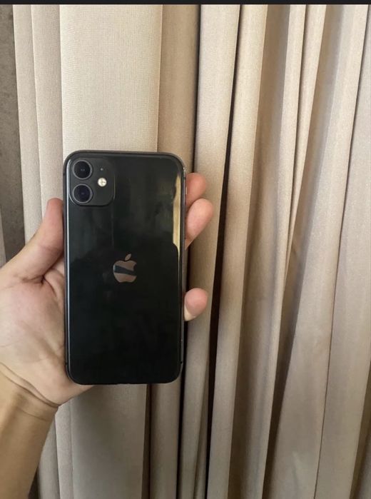 Iphone 11 black.