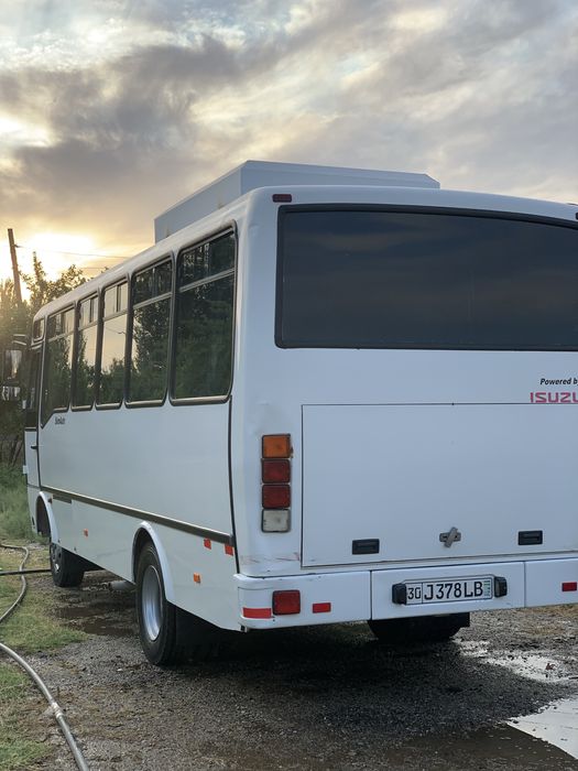 ISUZU NP26 Avtobus