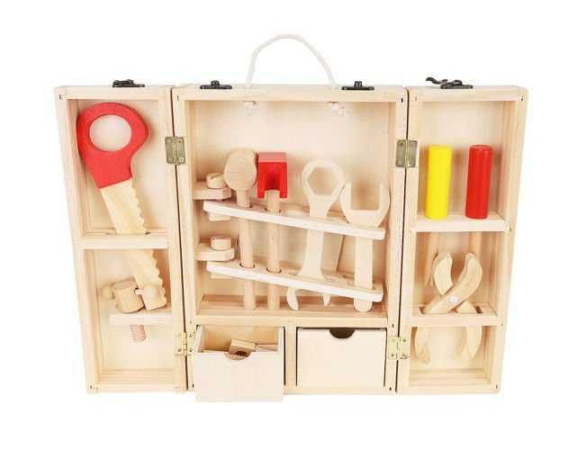 Кутия с дървен комплект инструменти