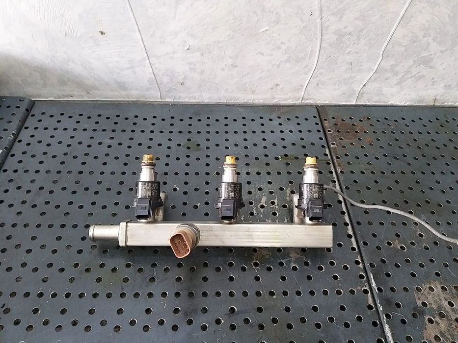 Rampa cu injectoare 1.0 b lpg opel karl 55495132 67r010310 110r000295