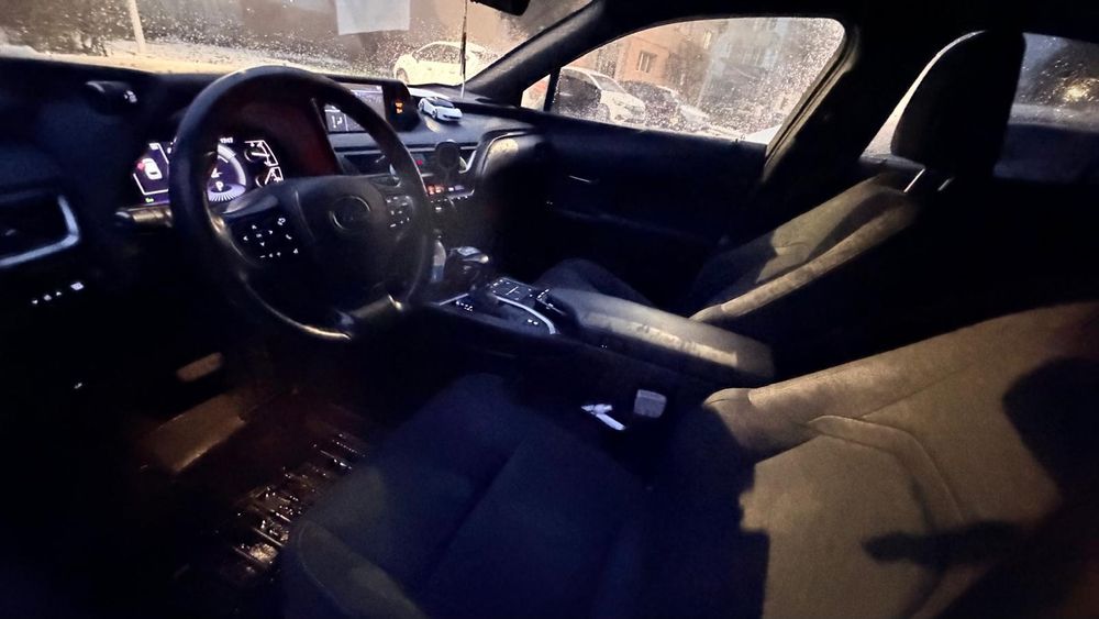 Lexus UX 250h Hybrid - 2021