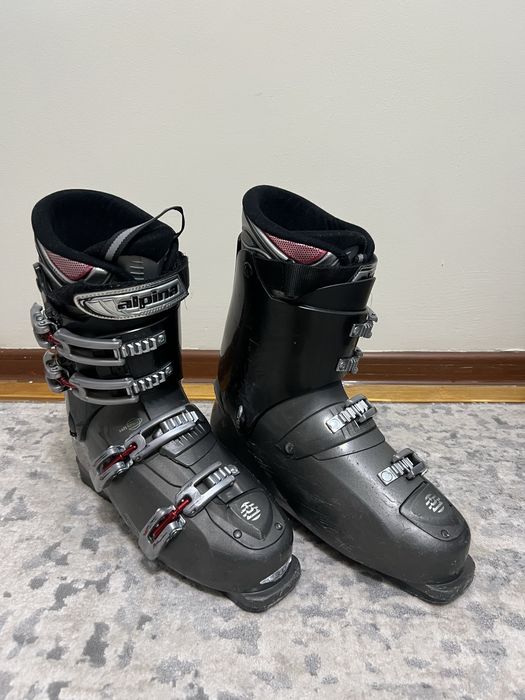 Продам лыжные ботинки 45-46 размер