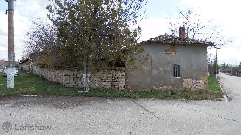 Продава се Къща в с. Горски Сеновец, Област Велико Търново - 1200 кв.м за 7 €/кв.м - Снимка #6