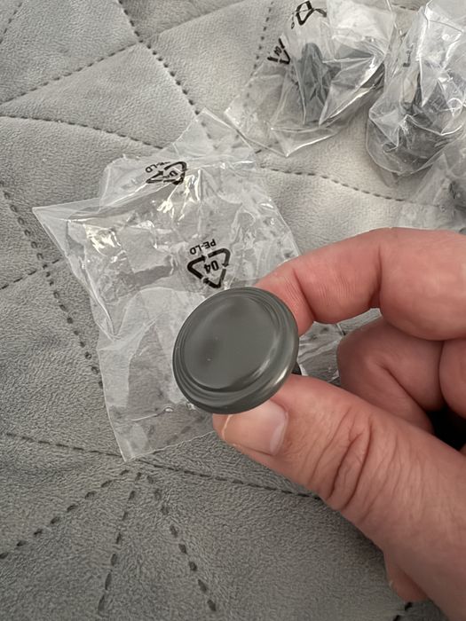 Сиви дръжки за мебели от IKEA