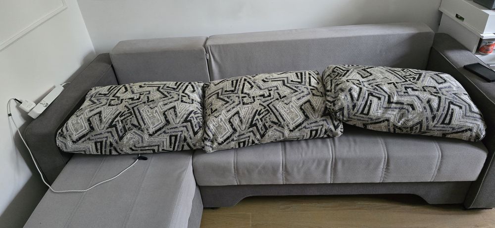 Canapea extensibila .