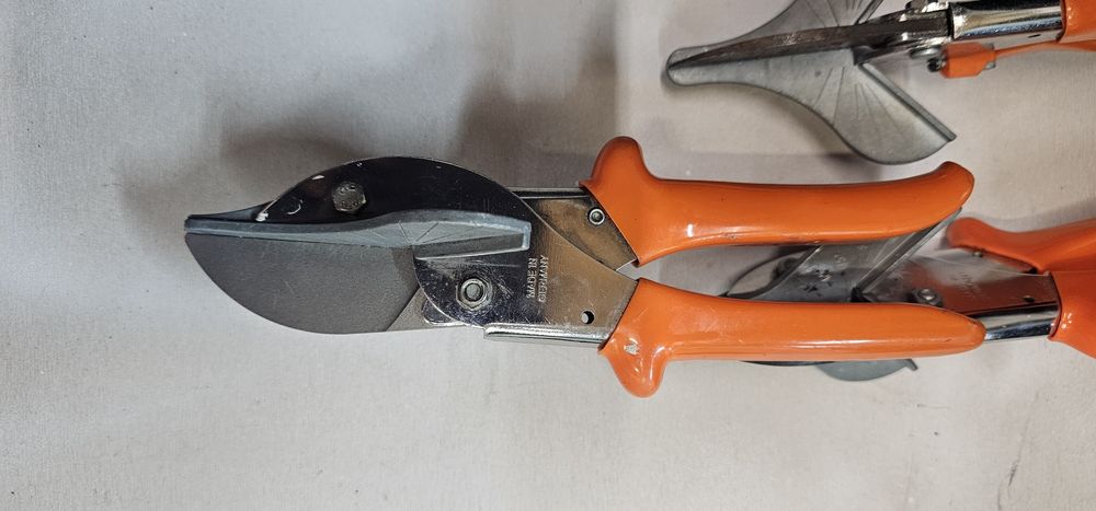 Foarfeca profesionala pentru profile .Taiere la unghi