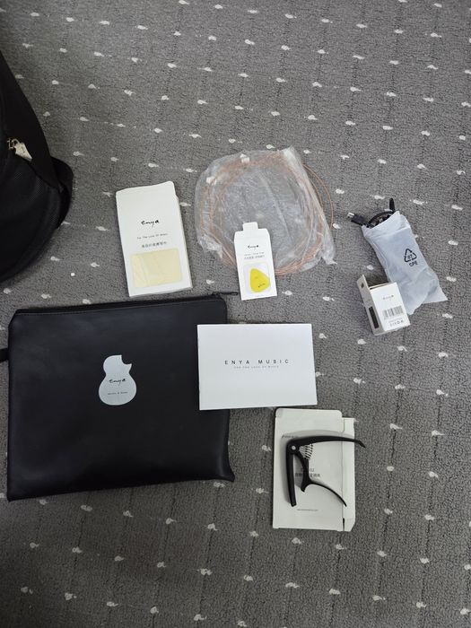 Гитара Enya в хорошем состоянии