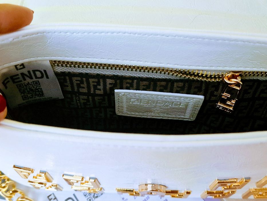 Geanta damă alb imaculat,piele naturala,editie limitată,ca4d,saculet