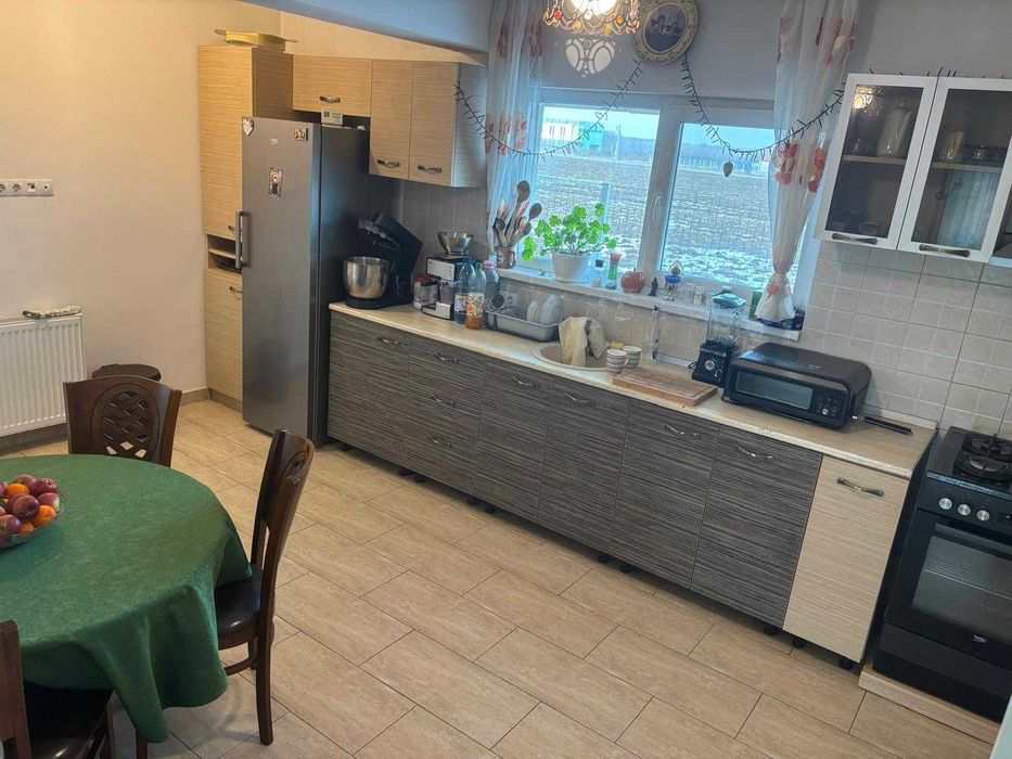 Casă 4 camere, teren 1000 mp,  | aer curat, lac și pădure | 20 min de București