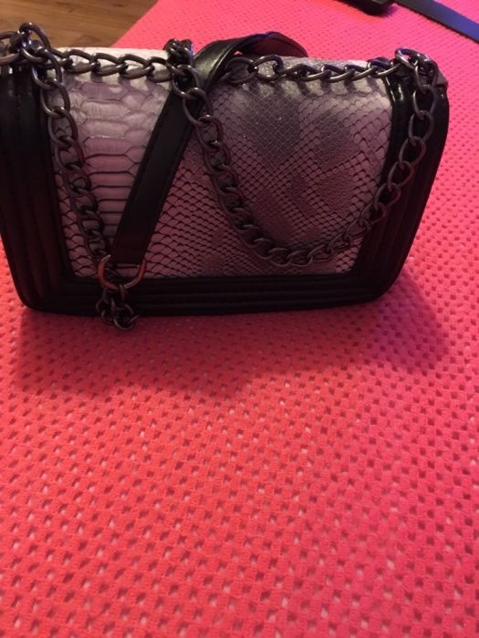 Чанта с дьлга дрьжка