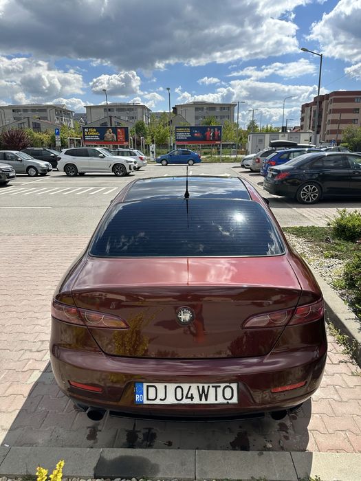 Vând Alfa Romeo 159