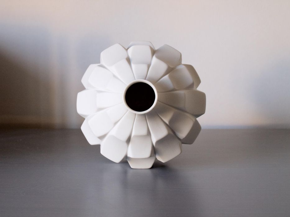 Vază Heinrich Fuchs Hutschenreuther Rosenthal bisque, modernist rar