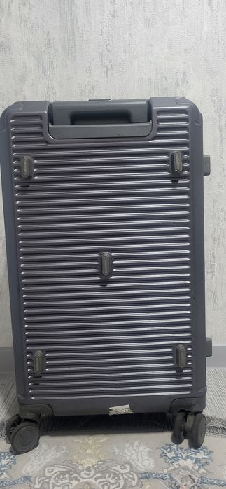 Продам чемодан !