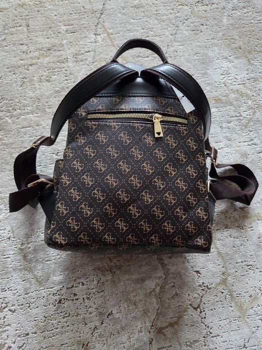 Rucsac model Guess