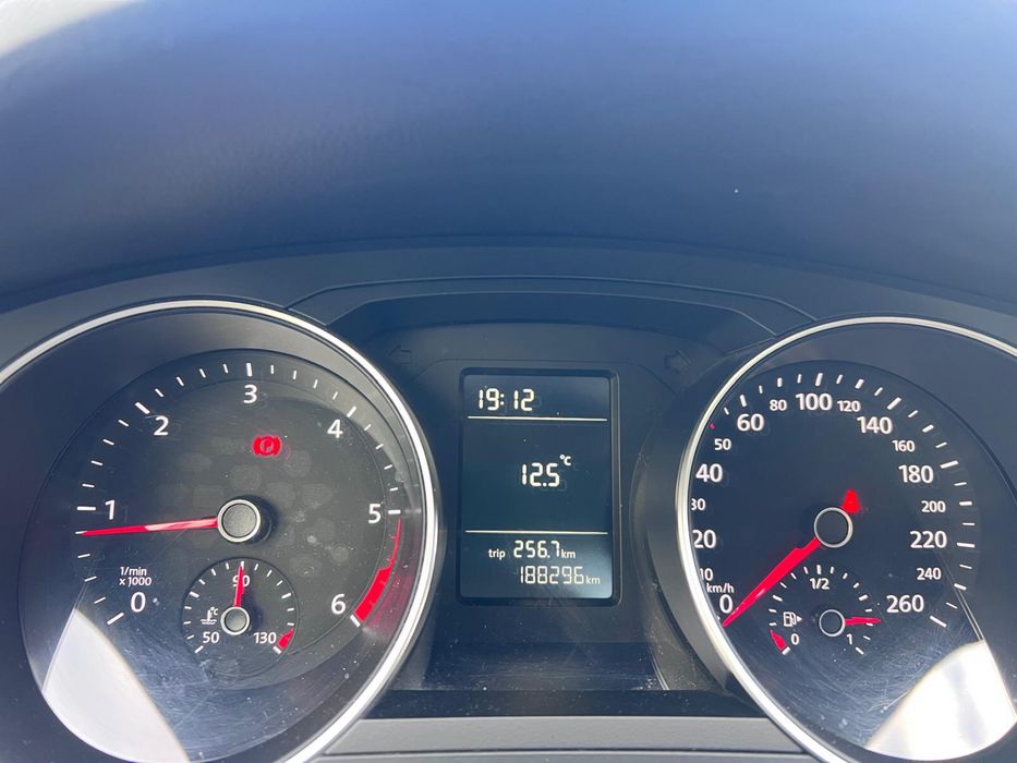 VOLKSWAGEN Jetta 2014 — imagine 3