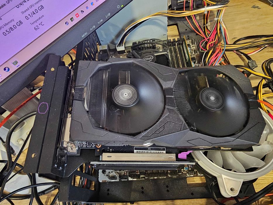 Вертикална стойка за видеокарта Cooler Master Universal GPU Holder Kit