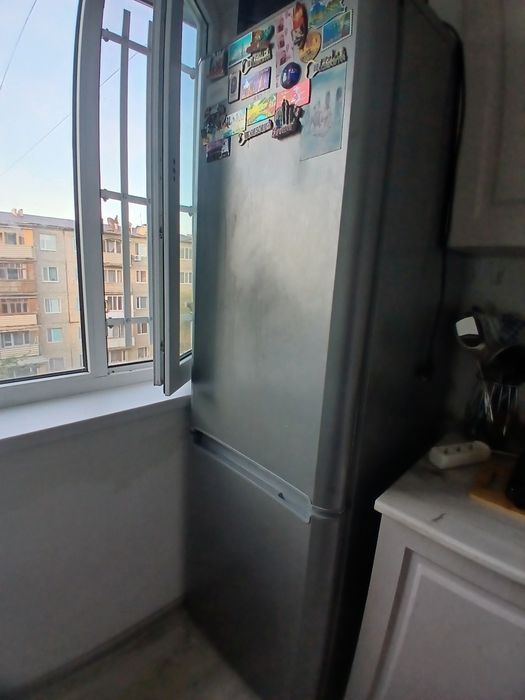 Холодильник Indesit