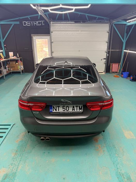 Jaguar XE 2.0 2016 automat