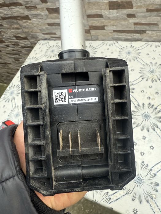 Акумулаторен пистолет за силикон WURTH