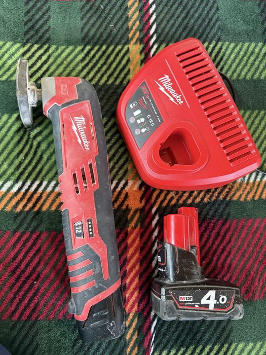 Milwakee M12 C12 MT unghiular multitool 2 acumulatori