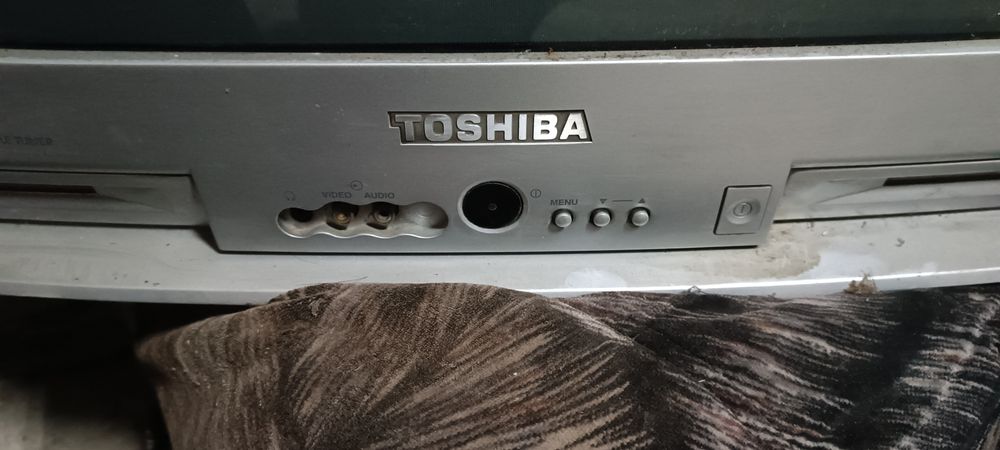 Продам телевизор срочно