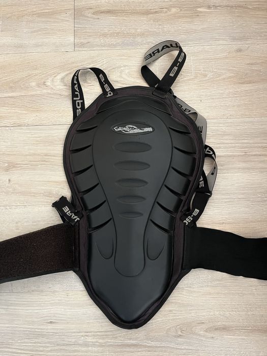 Текстилно мото яке с пълен комплект протектори, размер L