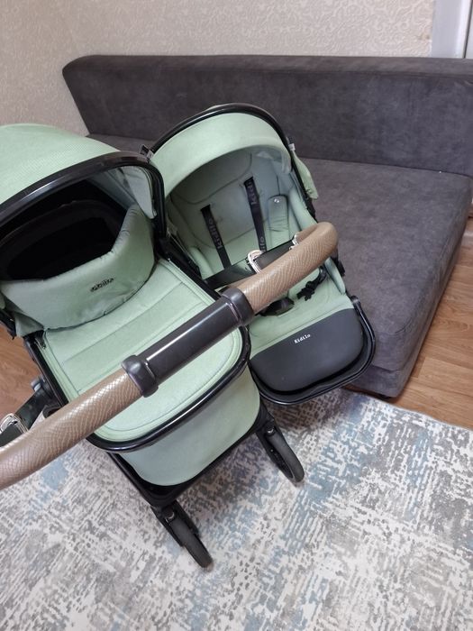 Продам детскую каляску 2в 1