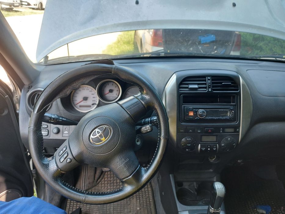 Toyota Rav4 2.0 D4D на части !!!