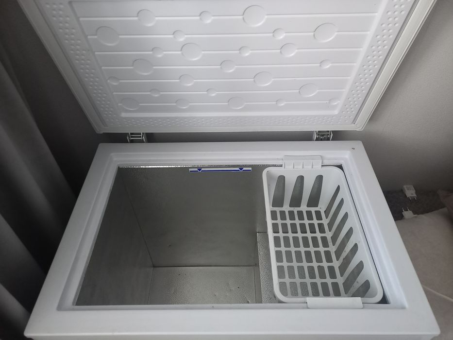 Продам морозильник