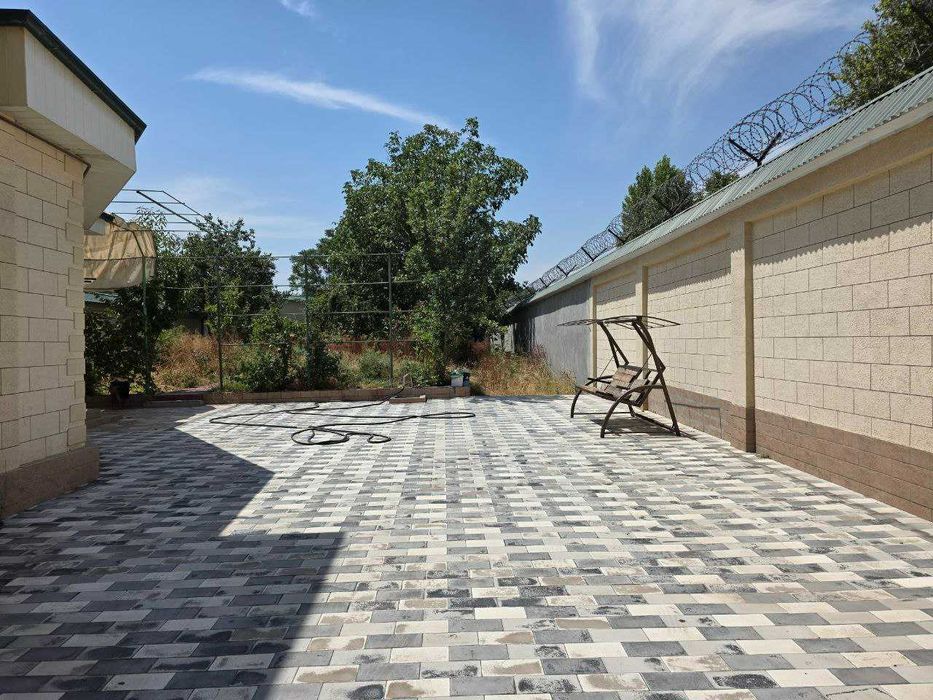 Продам участок 10 соток в Мирзо-Улугбекском районе.Гостиница Саёхат