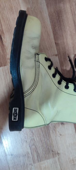 Боти Cult светещи