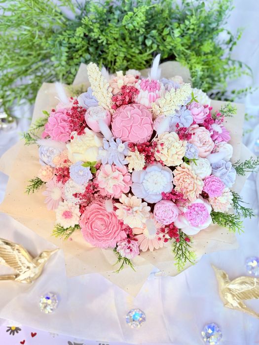 Aranjamente flori din ceara de soia