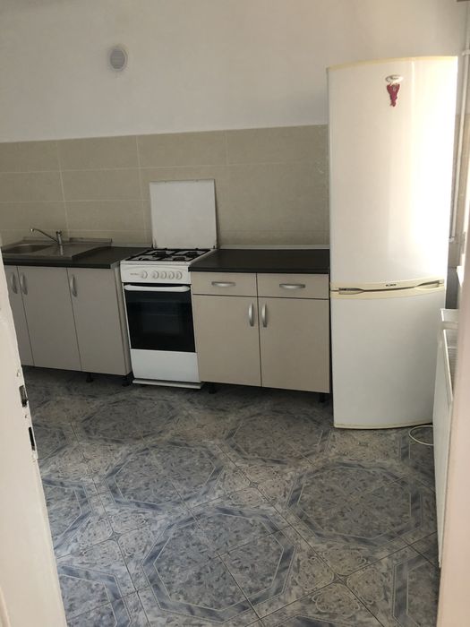 Inchiriez apartament 100 m2 pentru muncitori in zona centrala — fotografia 3