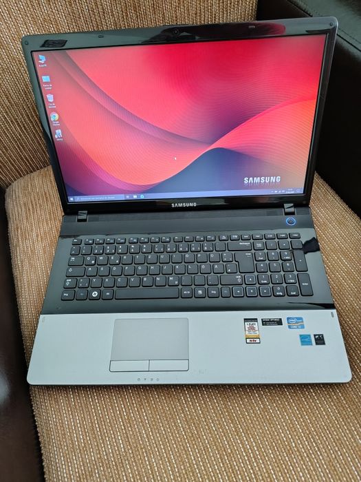 Laptop Samsung 17.3" Cpu i3 2.30Ghz,Nvidia GT 520MX 1Gb,Hdd 500Gb,6Gb Ram