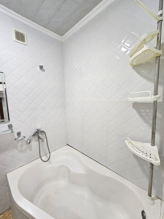 6 mkr 3 xona 3 etaj A.Temur 40 dom