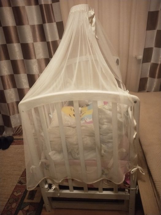 Детская кроватка