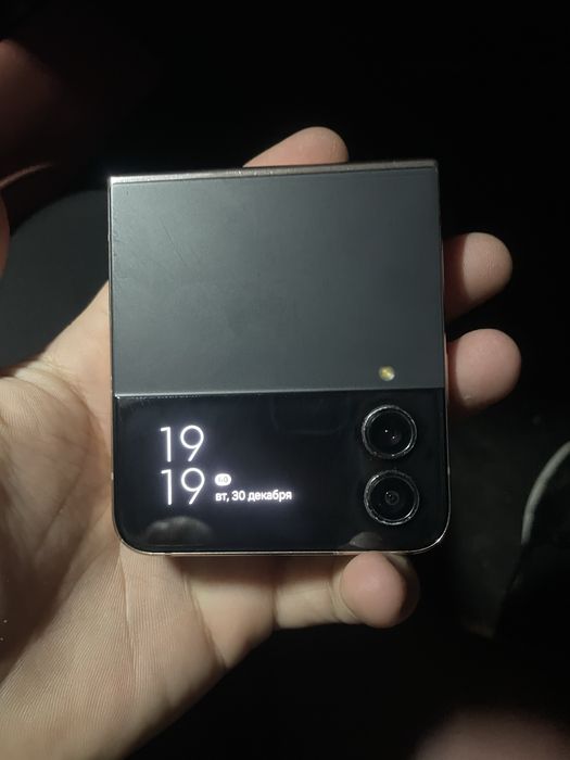 Z flip 4 128gb продажа срочно