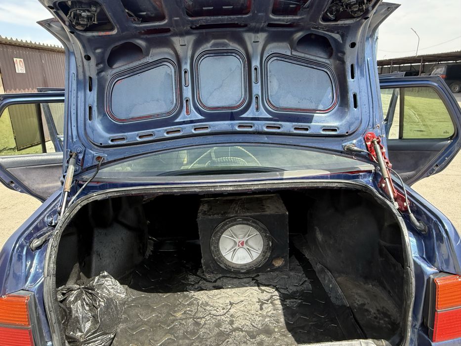 Срочно продам  volkswagen vento 1993г
