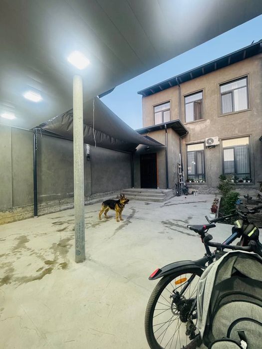 Продаётся 2 этажный дом. 7 комнат. 2.7 сотки земли. 240 м²