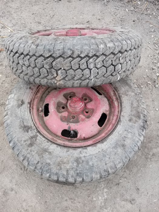 De vânzare roți pentru căruță