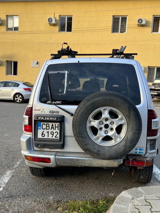 Mitsubishi Pajero Full