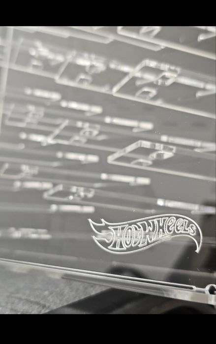 Витрина за 60 колички 1:64 Hot Wheels, Matchbox и др.