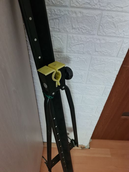 Vând suport bicicleta